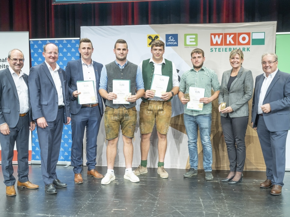 Unsere erfolgreichen Lehrlinge bei der Stars of Styria Verleihung in Weiz